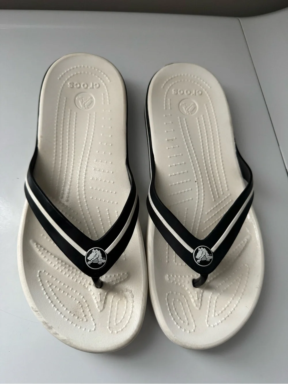 CROCS Unisex Bayaband Flip Flops Men 10 Women 12
